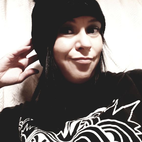 Meet your Posher, Holly - Picture 1 of 1